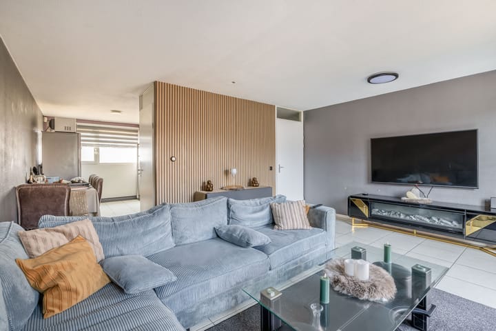 Foto 2 van Carel Willinksingel 324