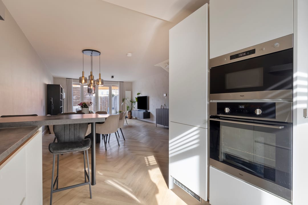 Move-in ready townhouse with 5 bedrooms and extended living room in Wateringen — 22