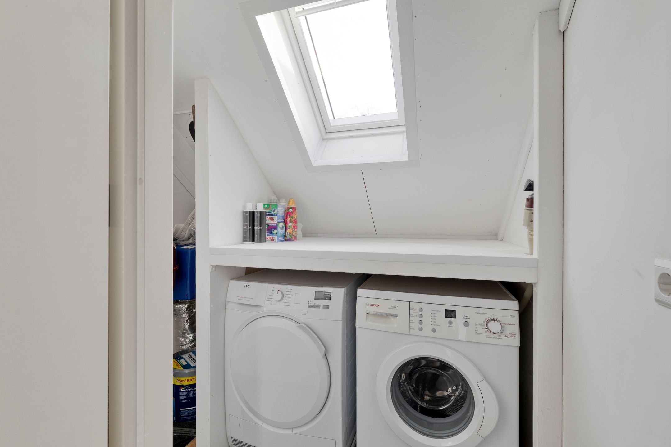 Move-in ready townhouse with 5 bedrooms and extended living room in Wateringen — 41