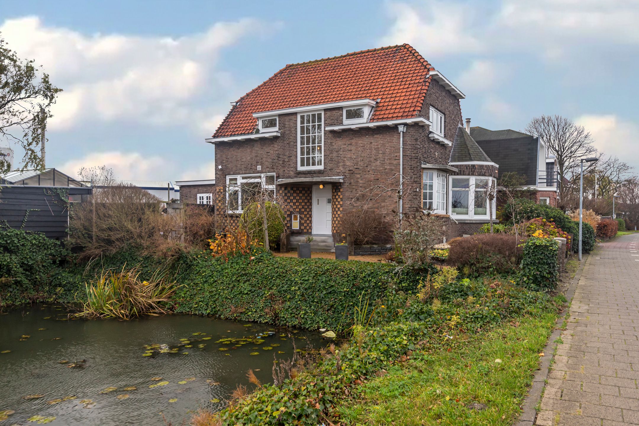 Buying a house in The Netherlands., Wateringseweg 105