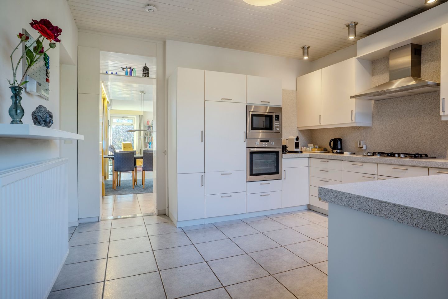 Spacious detached home with 216m² living space in a green location — 13