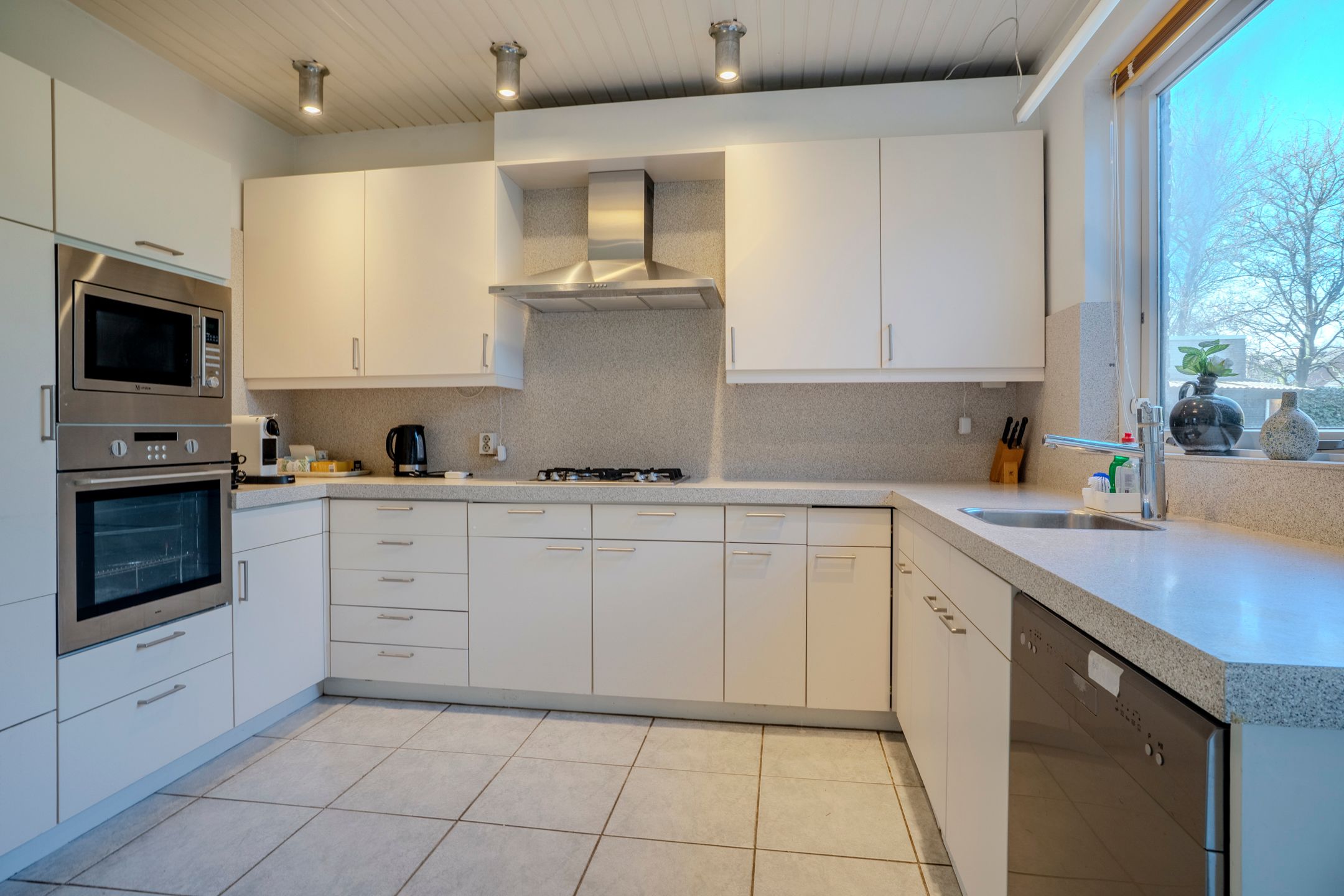 Spacious detached home with 216m² living space in a green location — 14