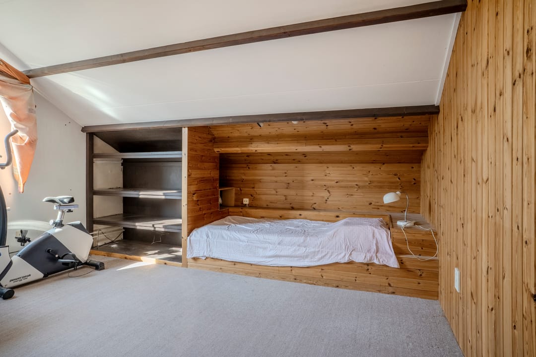 Spacious detached home with 216m² living space in a green location — 24