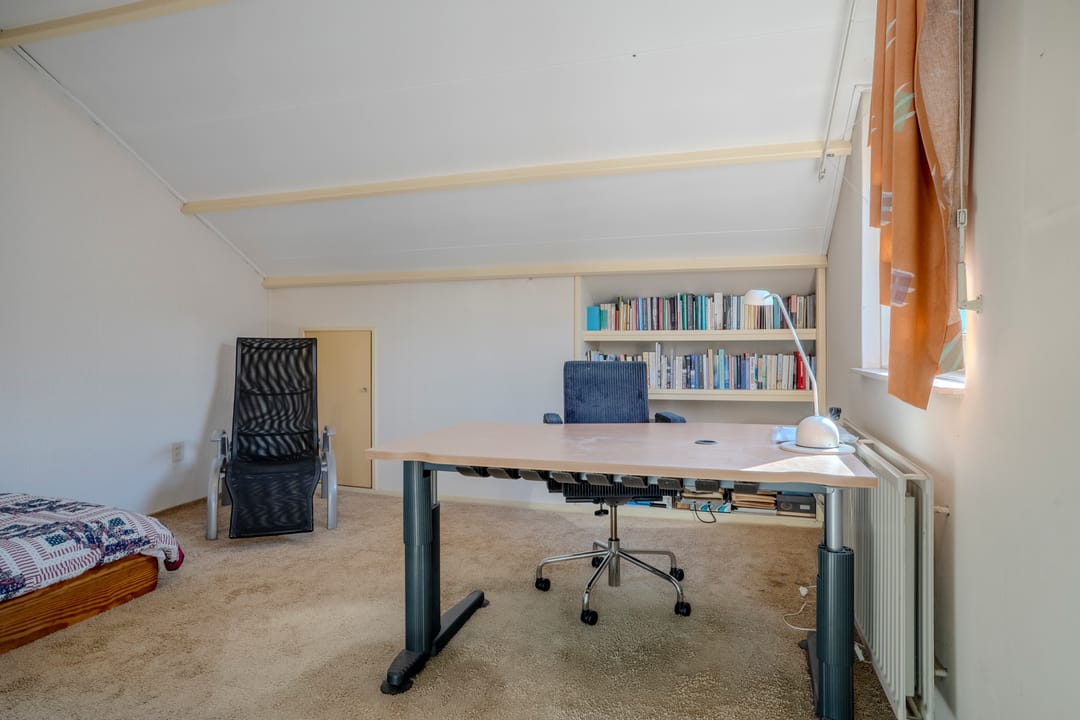 Spacious detached home with 216m² living space in a green location — 26