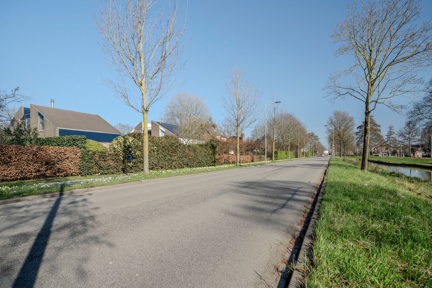 Spacious detached home with 216m² living space in a green location — 38