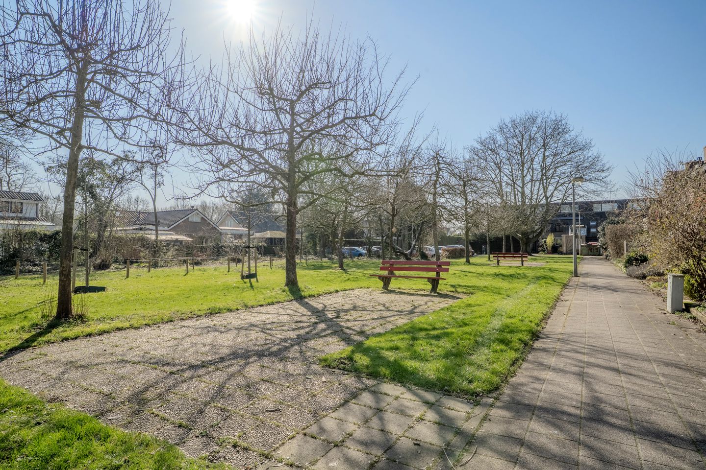 Spacious detached home with 216m² living space in a green location — 42
