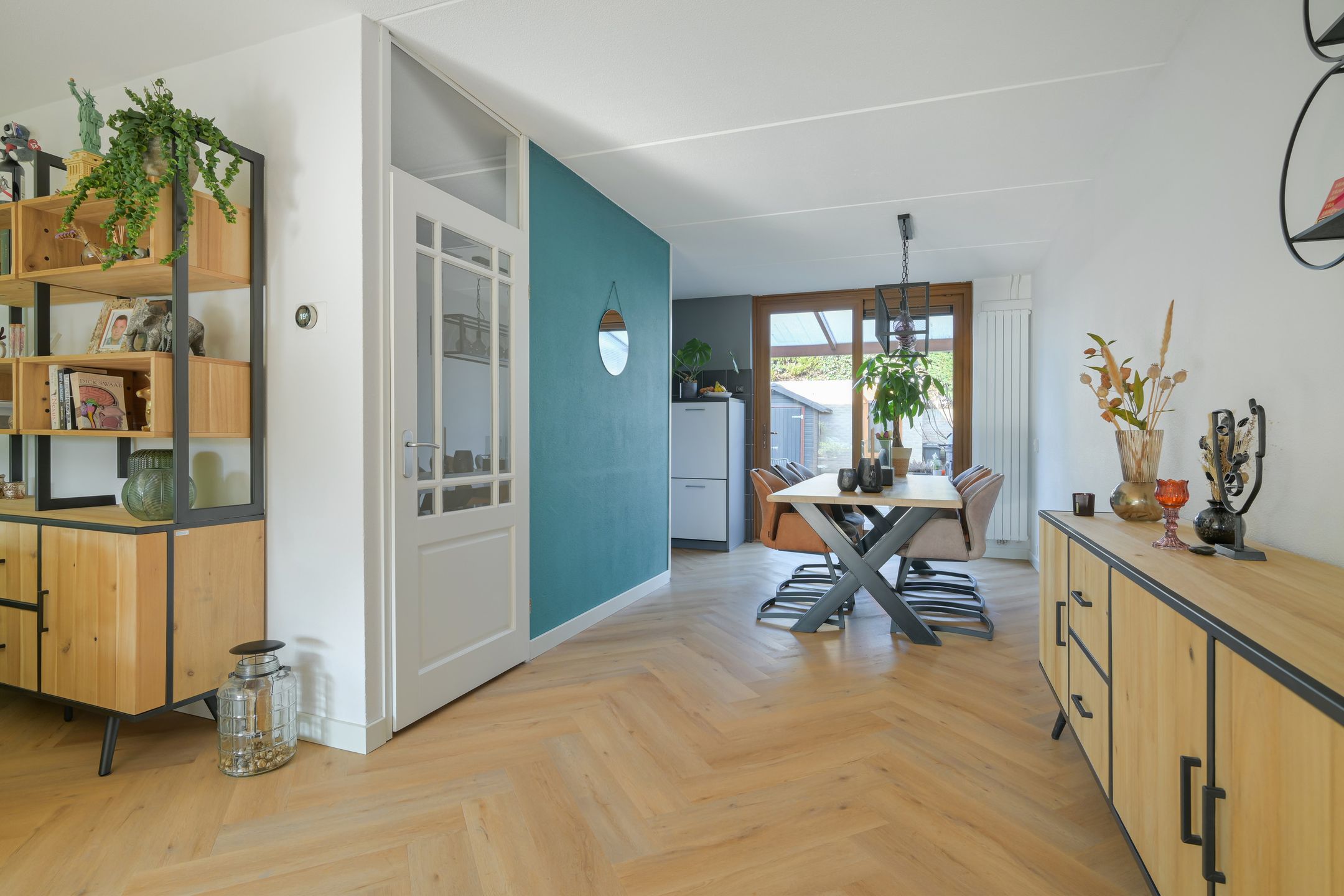 Photo 18 of Schoonhout 204