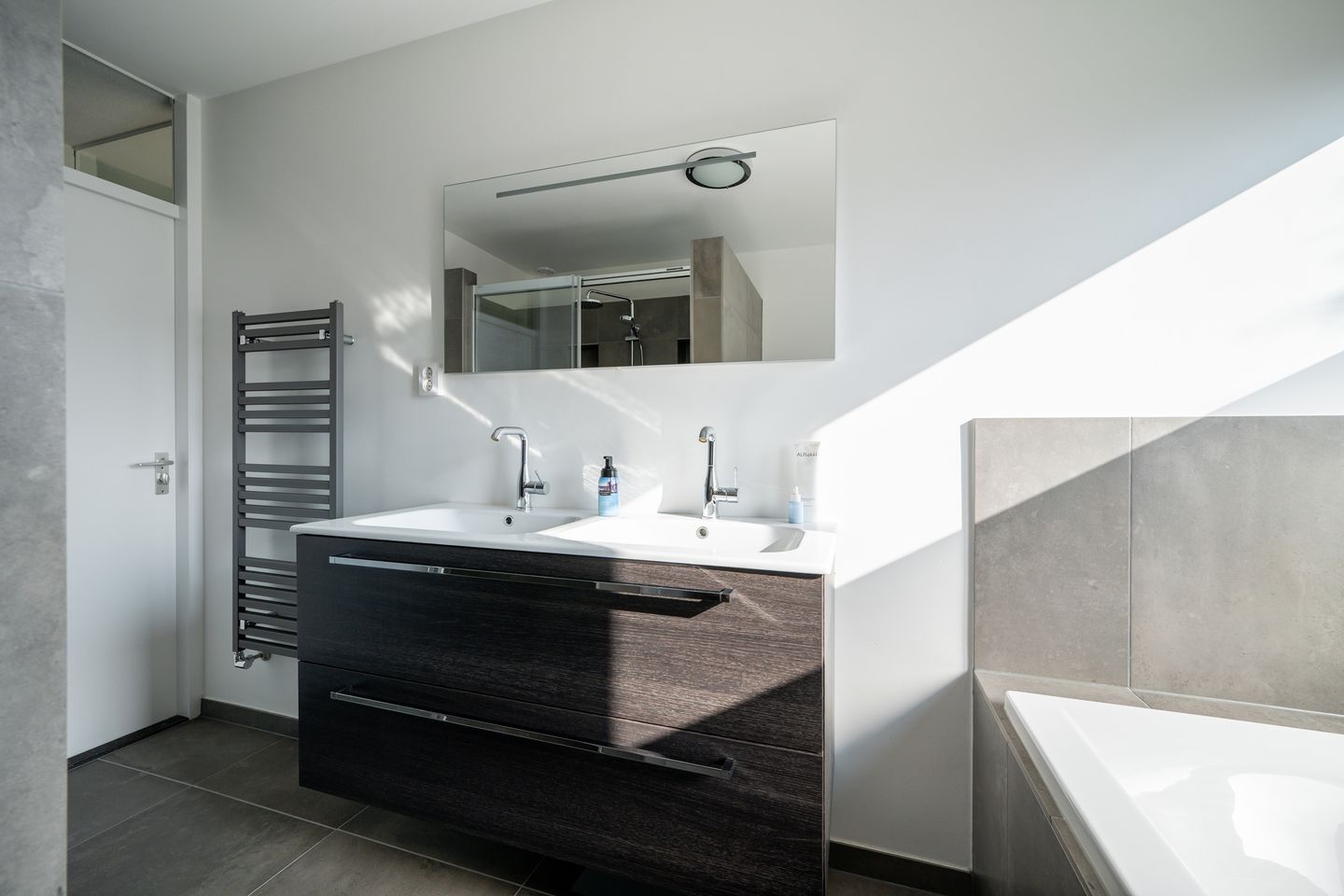 Photo 44 of Schoonhout 204