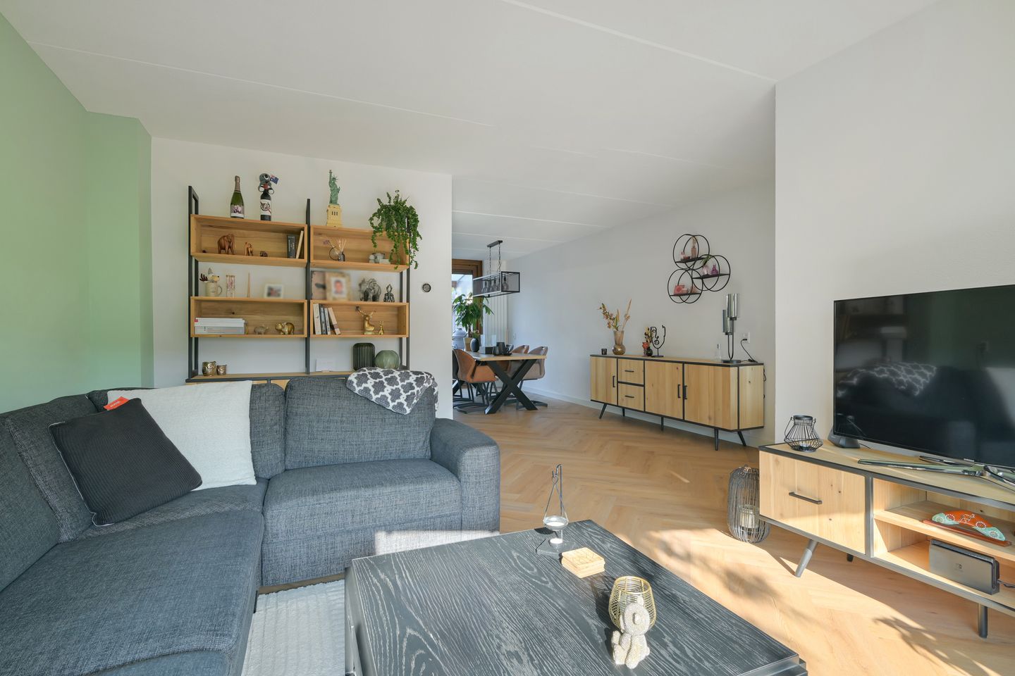 Photo 14 of Schoonhout 204