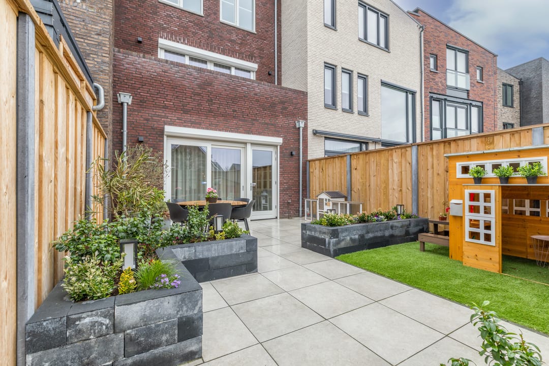 Photo 43 of Floresstraat 88-B