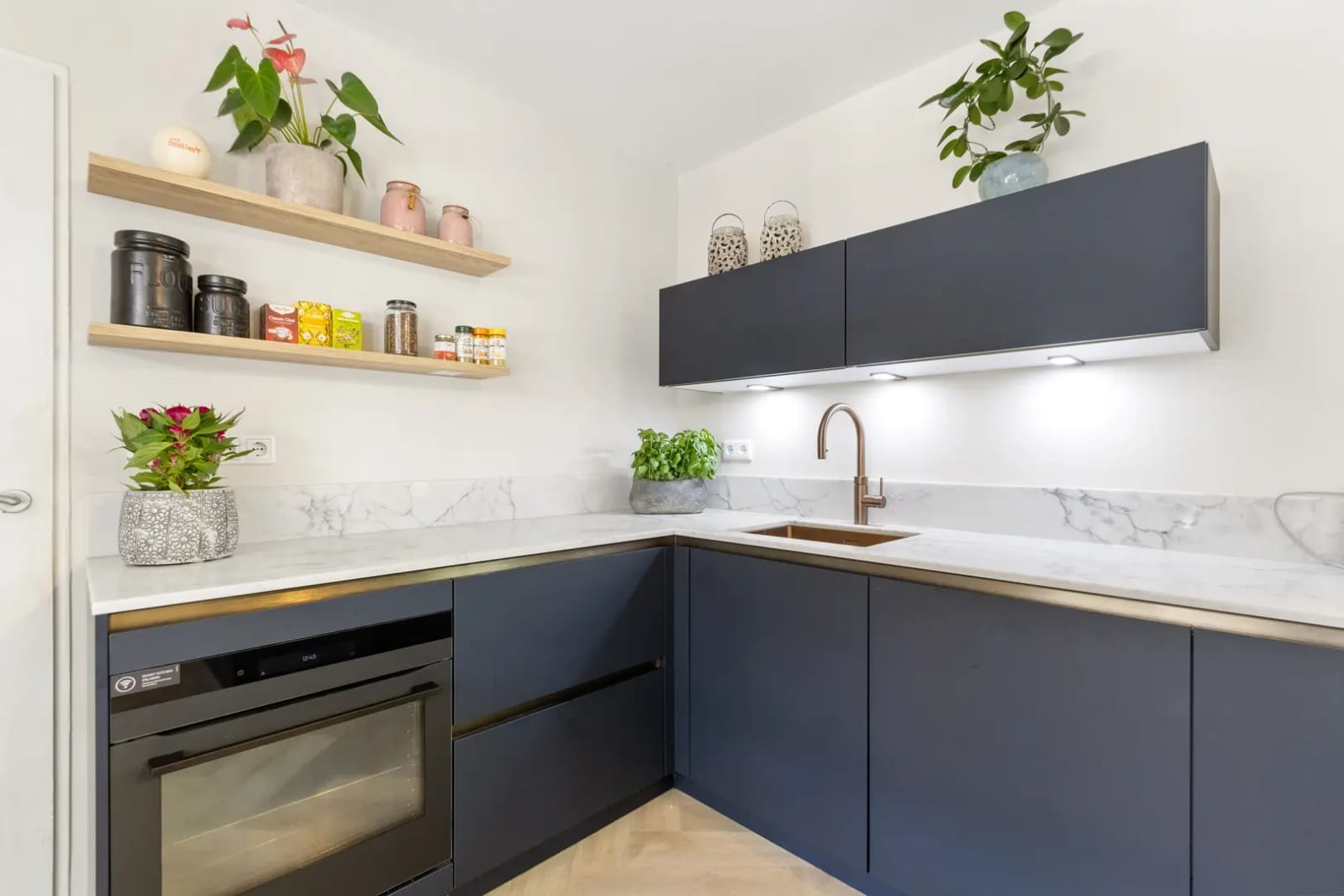 Foto 9 van Kleefkruid 74