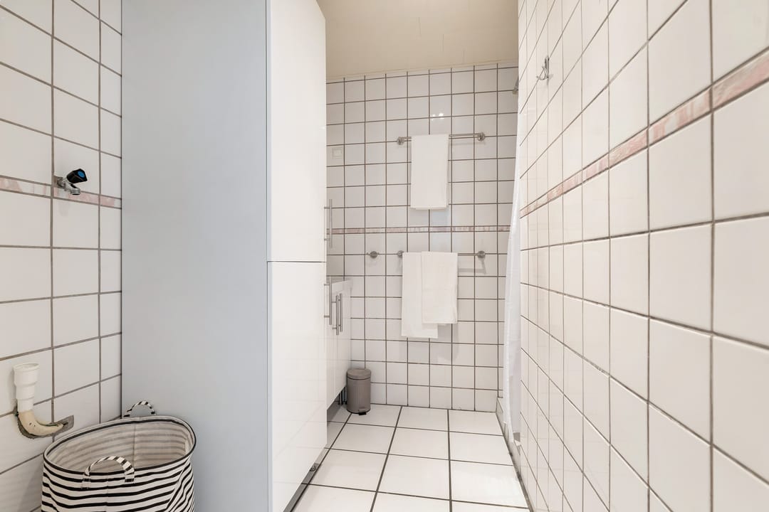 Spacious 3-room corner apartment in green Schiebroek — 22