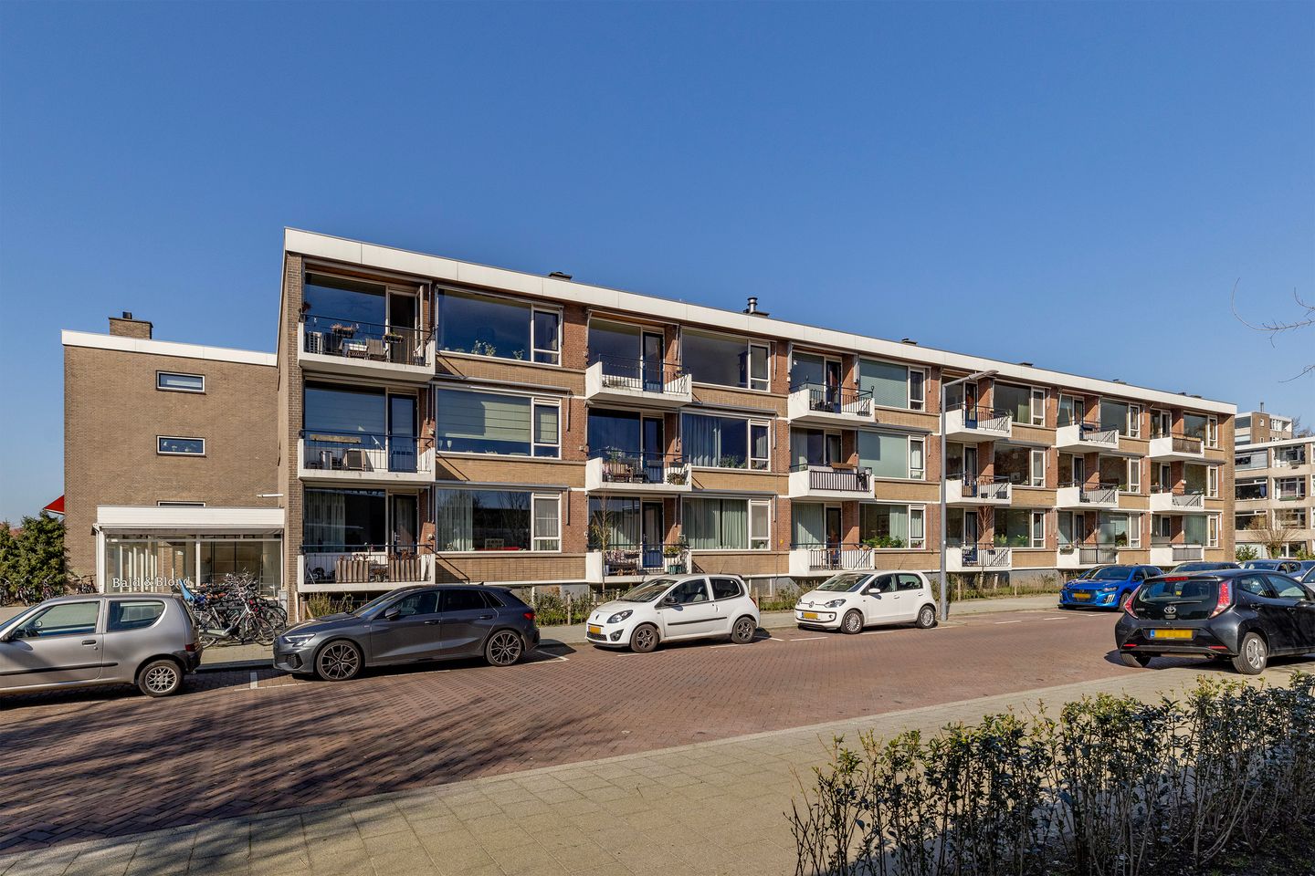 Spacious 3-room corner apartment in green Schiebroek — 34
