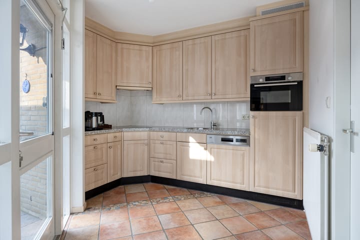 Photo 3 of Raambergstraat 11