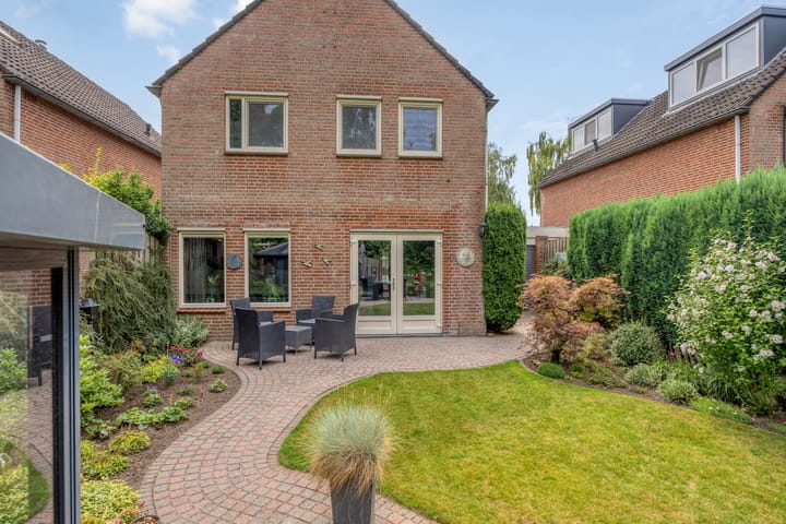 Photo 2 of Doenssenstraat 16