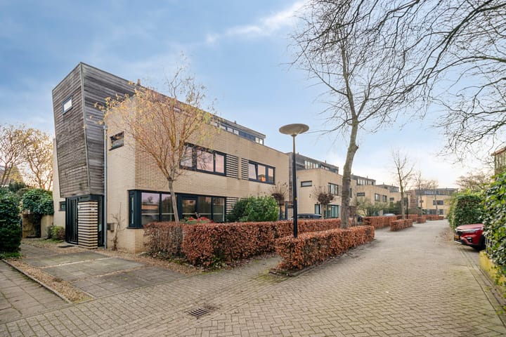 Michel de Klerkstraat 40