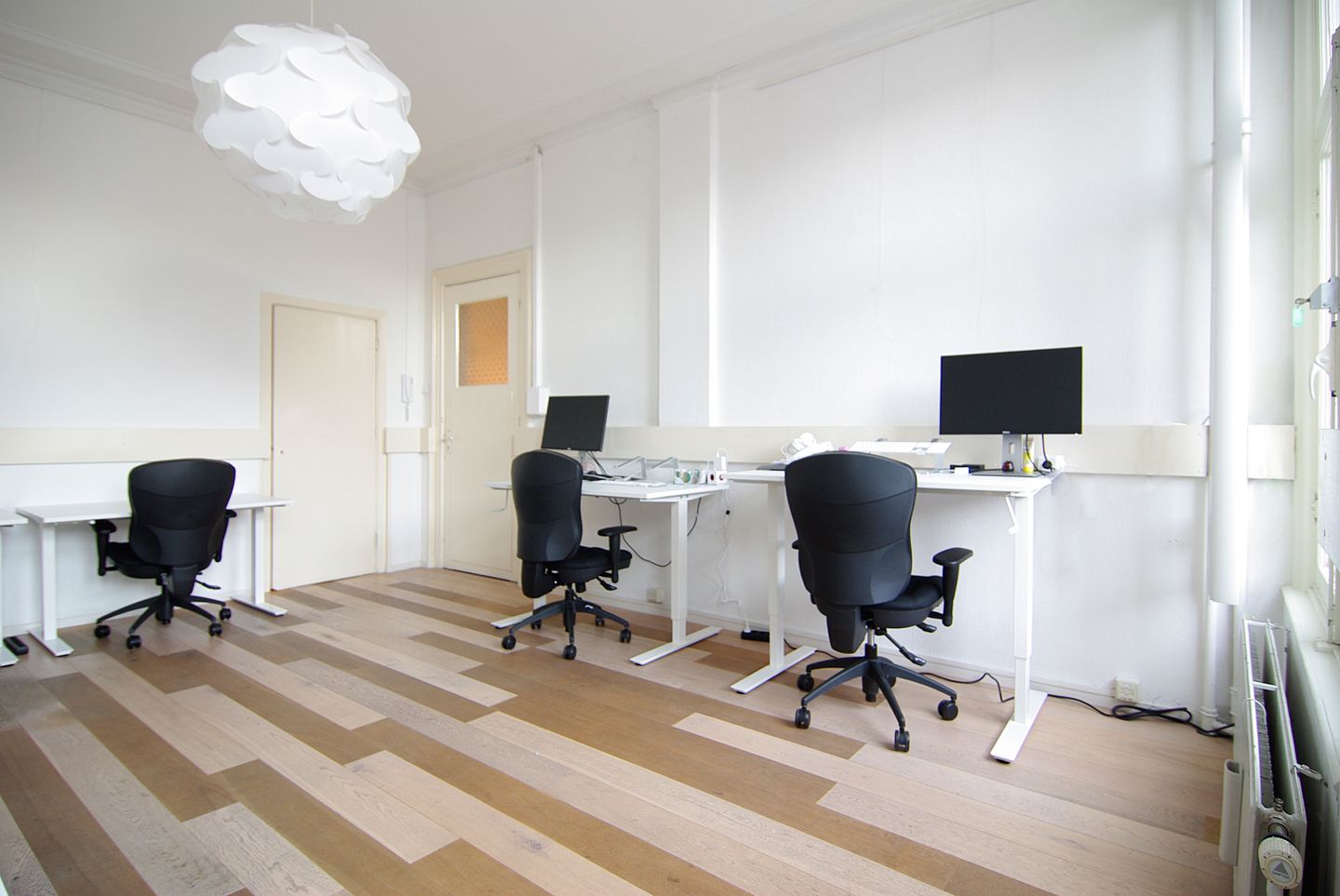 Bekijk foto 3 van Warmoesstraat 151