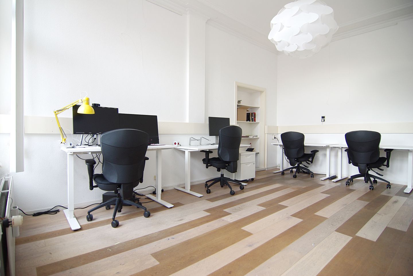 Bekijk foto 4 van Warmoesstraat 151