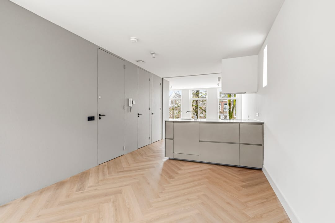 Light and Stylish Apartment in Sarphatiparkbuurt — 13