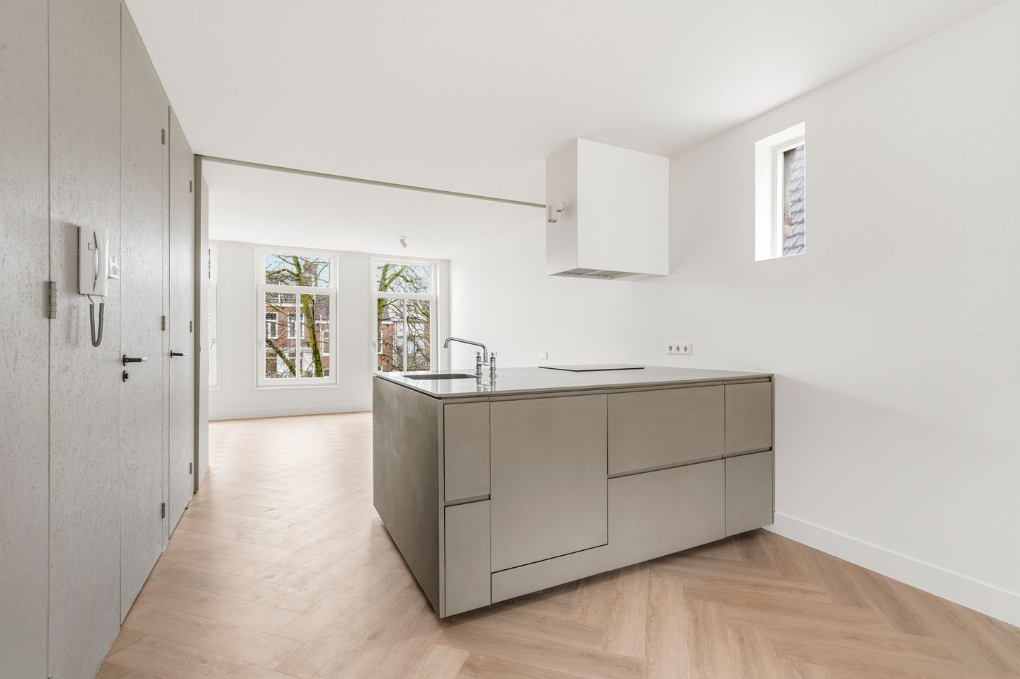 Light and Stylish Apartment in Sarphatiparkbuurt — 14