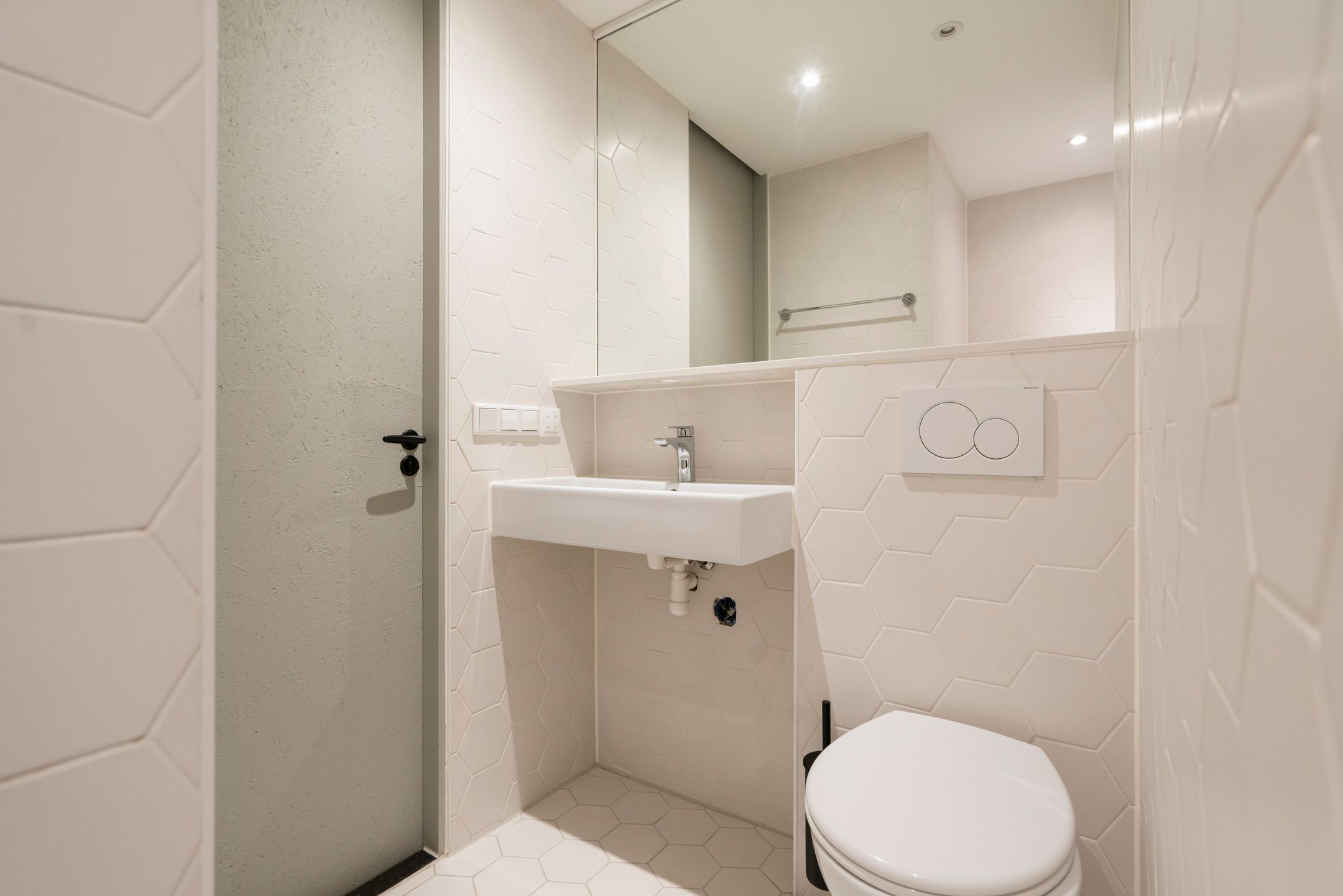 Light and Stylish Apartment in Sarphatiparkbuurt — 24