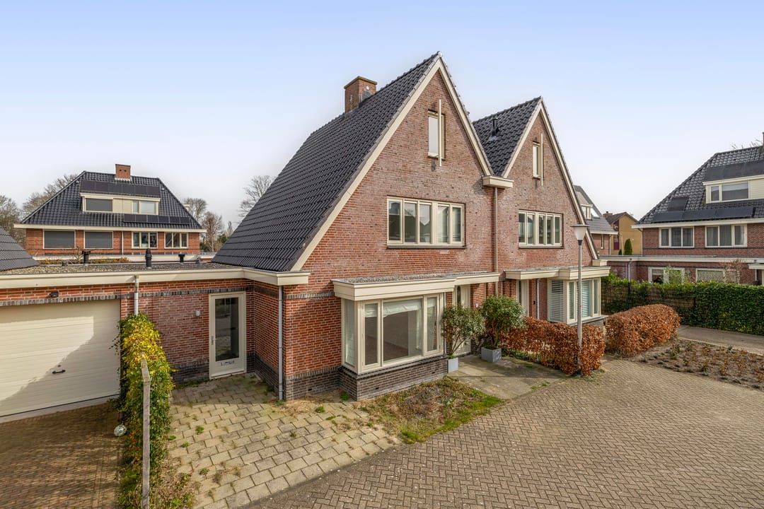 Foto 2 van Agneshove 12