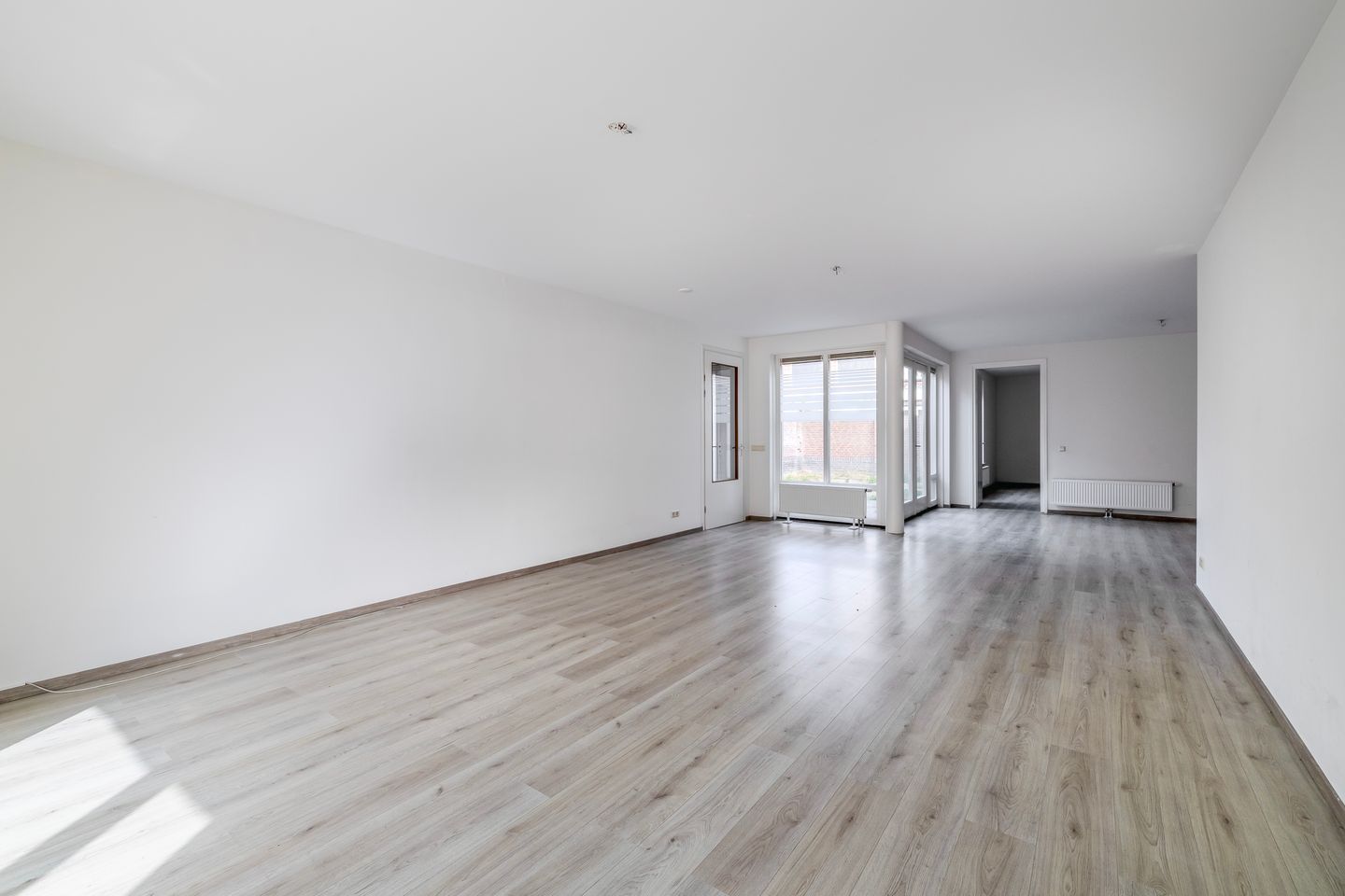 Foto 10 van Agneshove 12