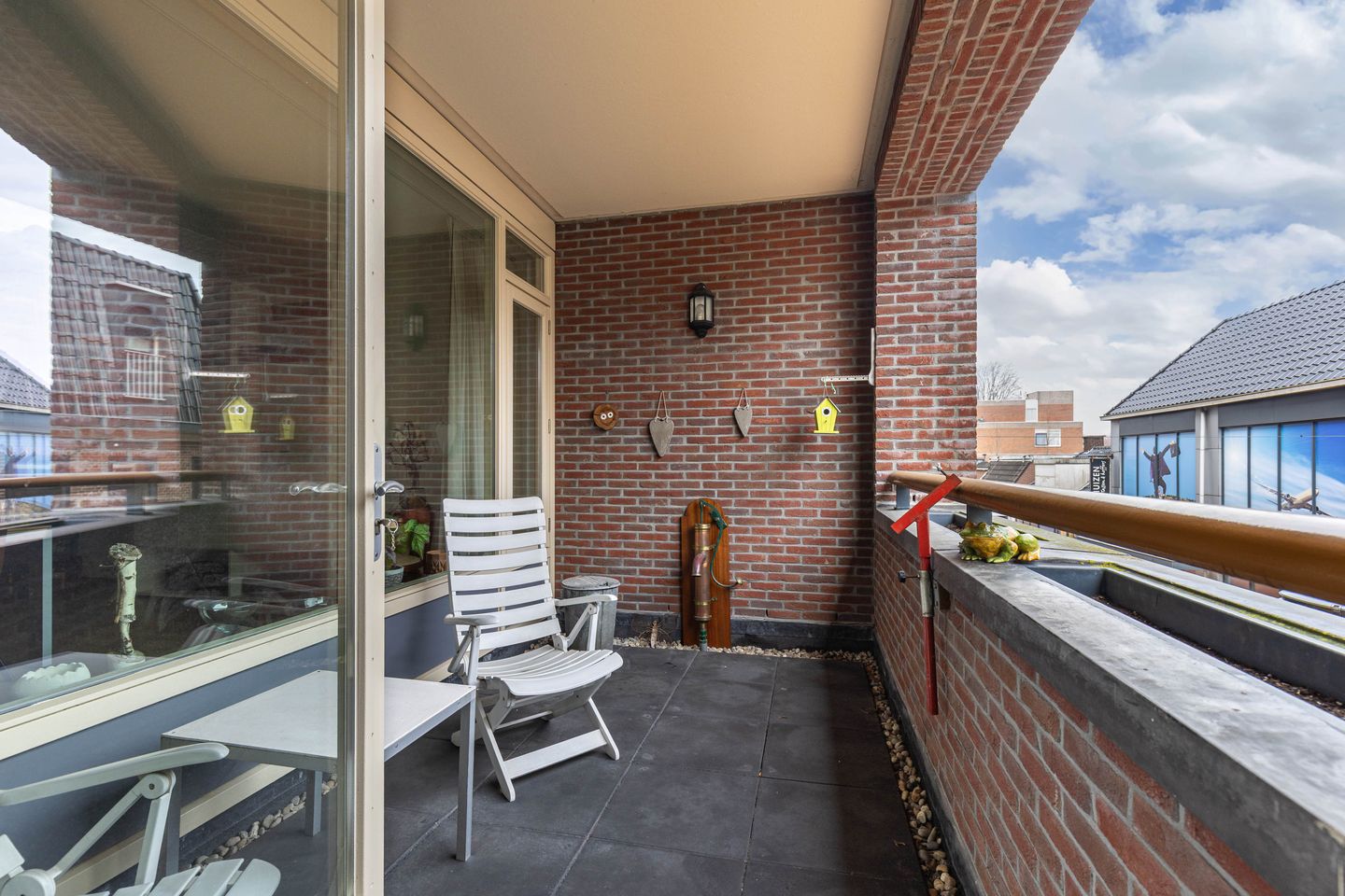 Sustainable and Light Corner Apartment in Top City Center Location — 24