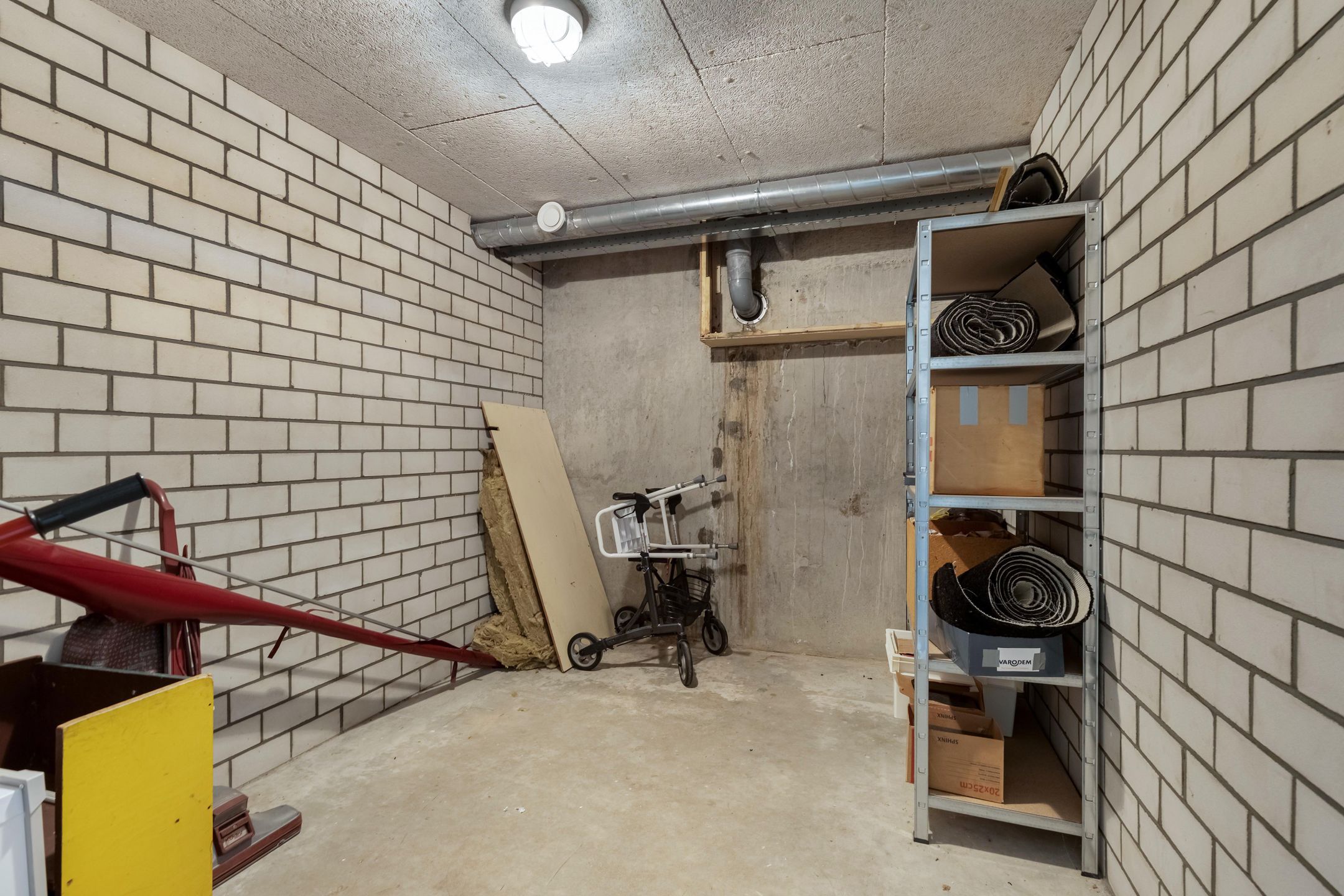 Sustainable and Light Corner Apartment in Top City Center Location — 45