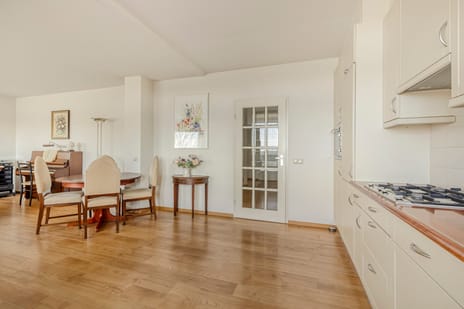 Etna 42 secondary image