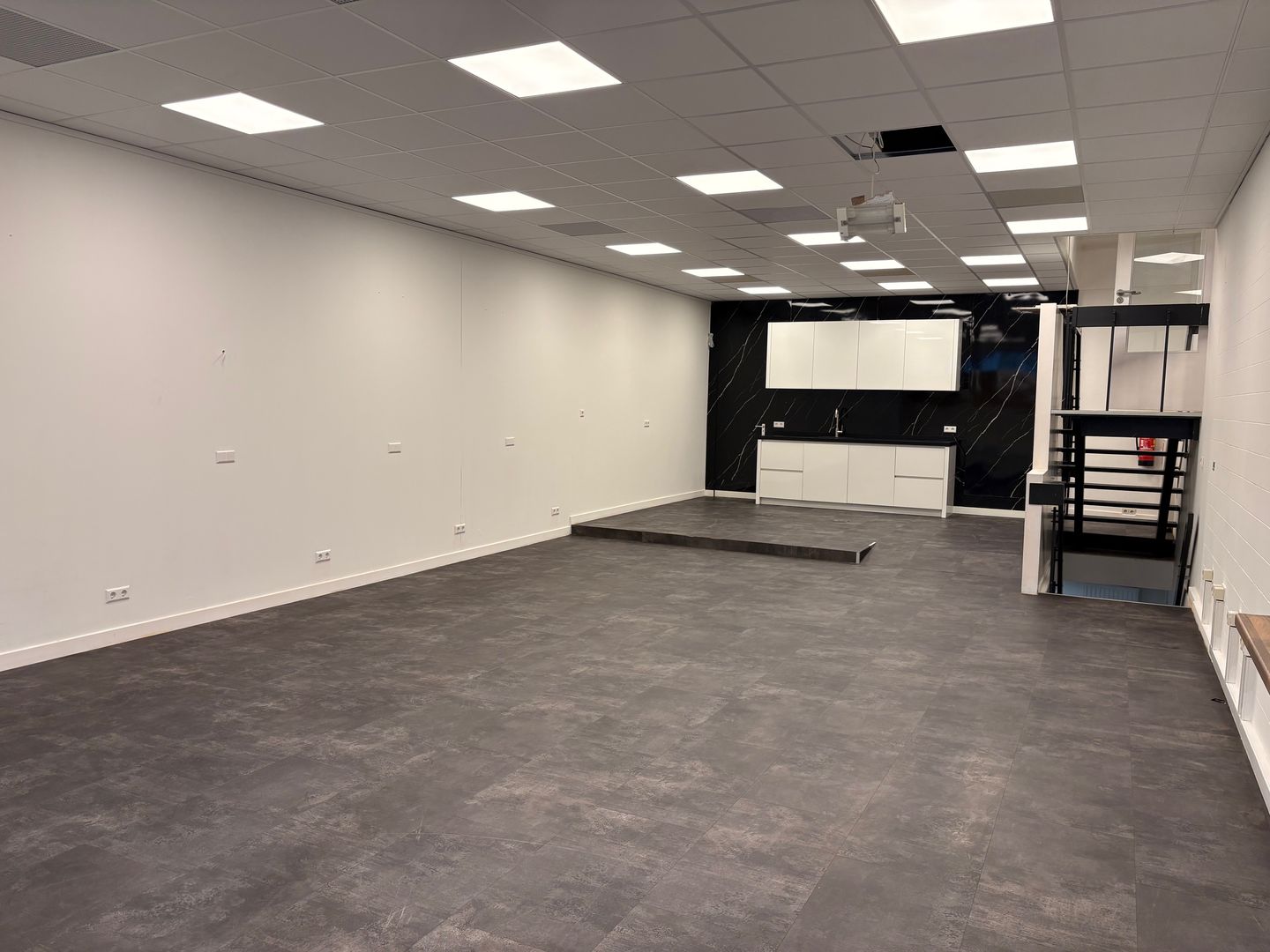 Bekijk foto 4 van Stadhuisplein 354