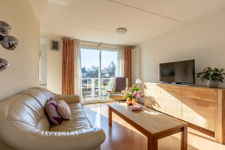 Photo 4 of Cornelis van Haarlemlaan 3