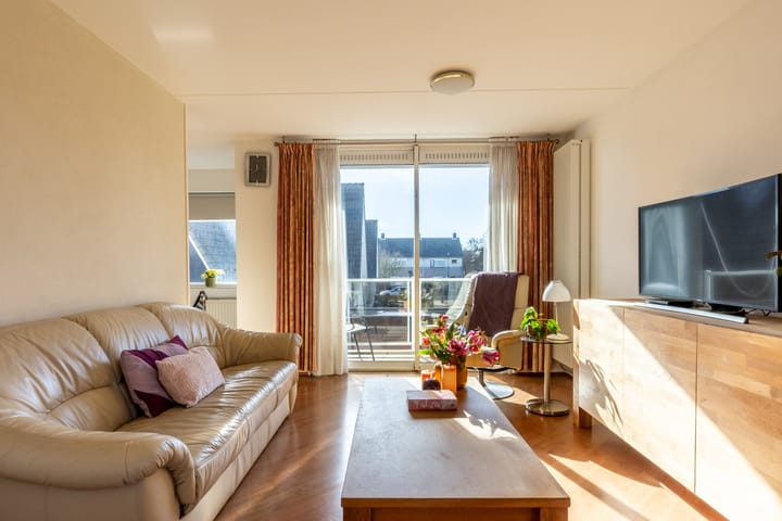 Photo 3 of Cornelis van Haarlemlaan 3