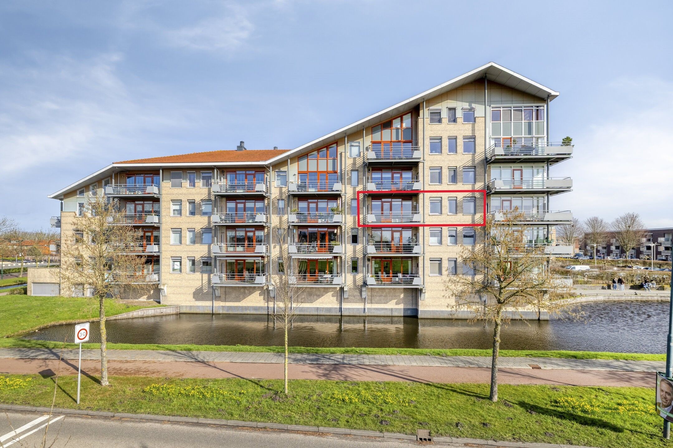 Buying a house in The Netherlands., Plecht 88