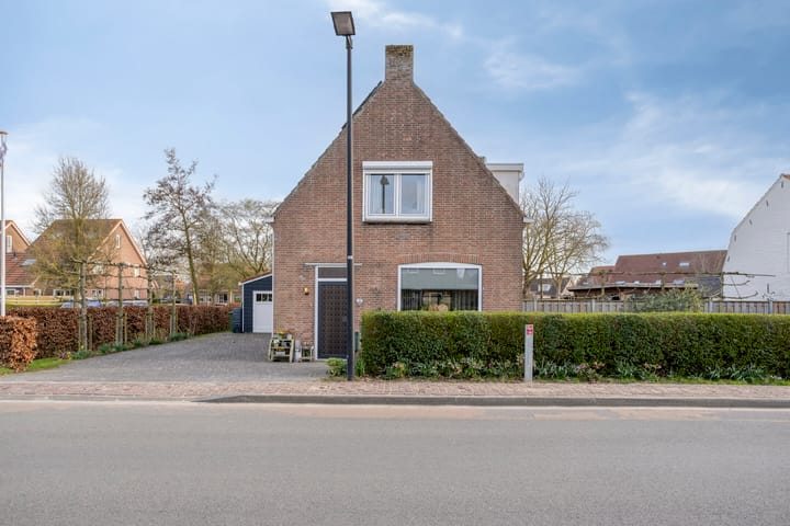 Photo 2 of Hoofdstraat 15