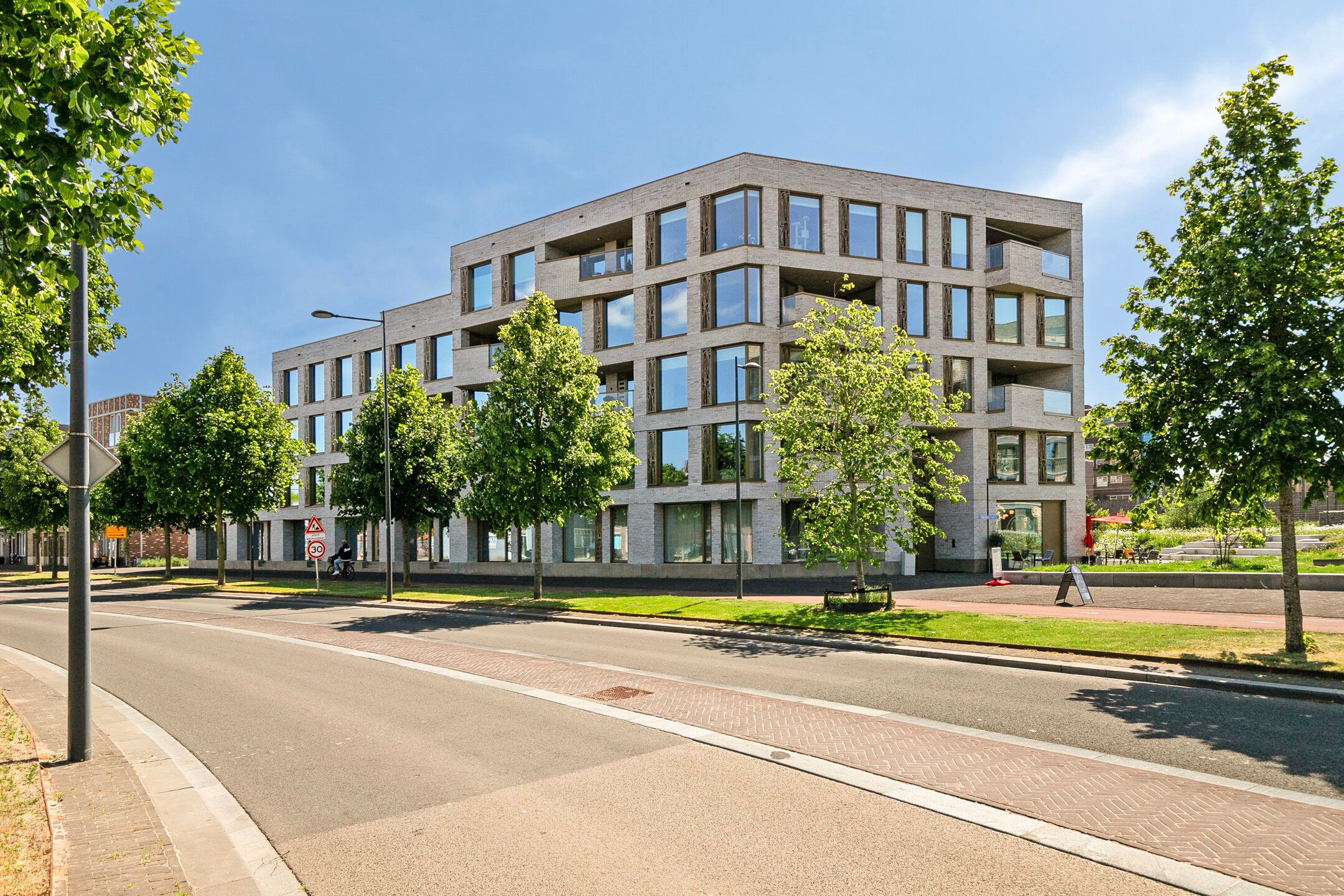 Luxurious and energy-efficient ground floor apartment with private parking in Breda — 58