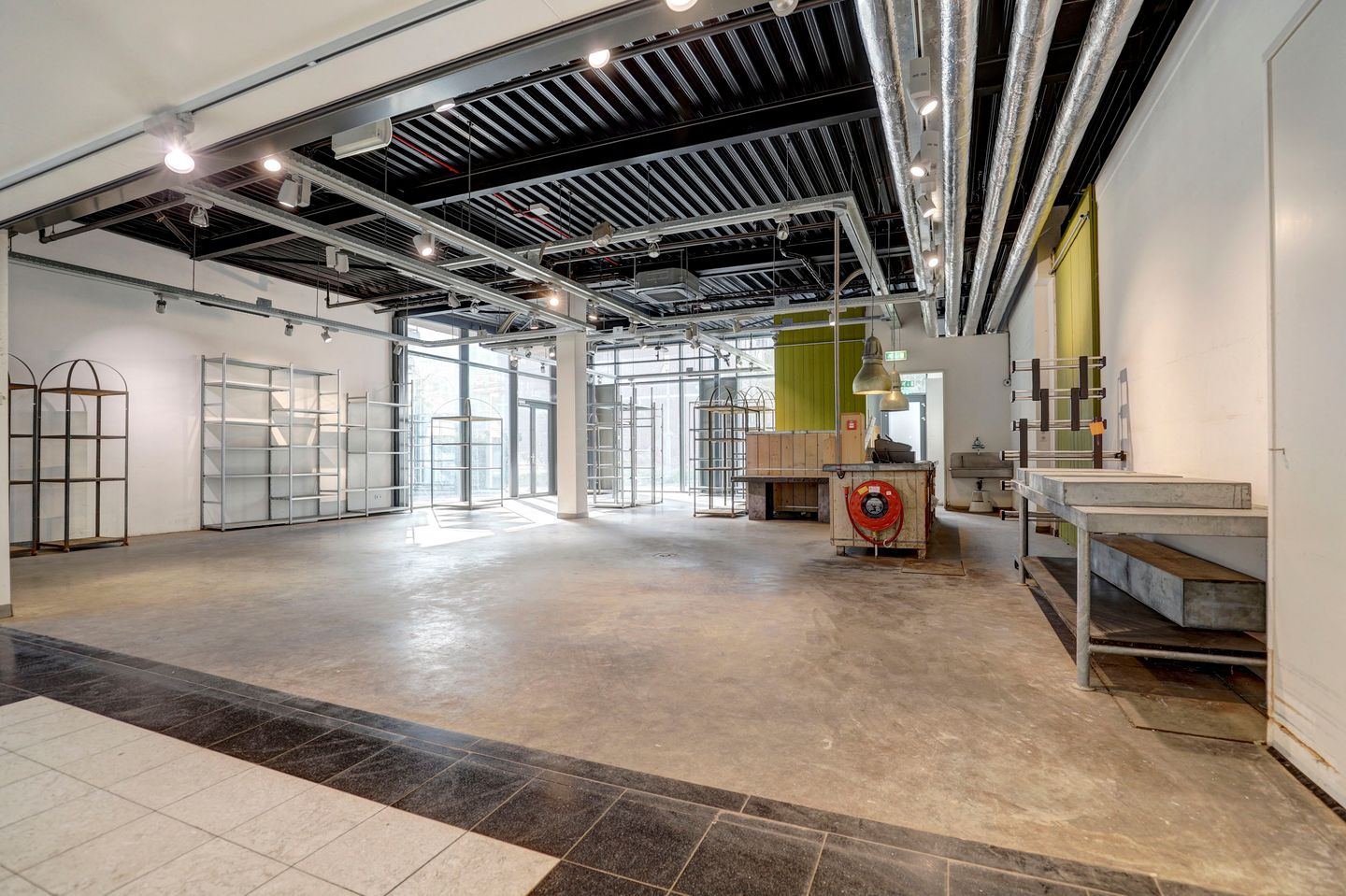 Bekijk foto 1 van Lekkenburg 51