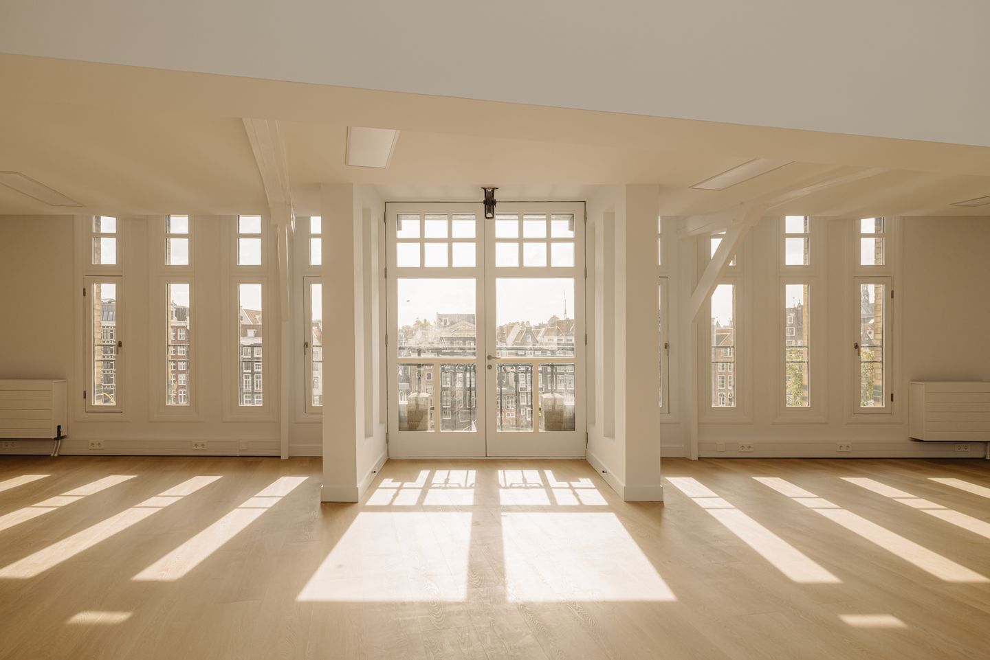 Bekijk foto 1 van Damrak 20-A