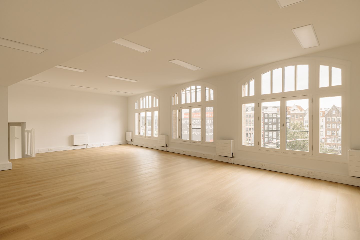 Bekijk foto 2 van Damrak 20-A