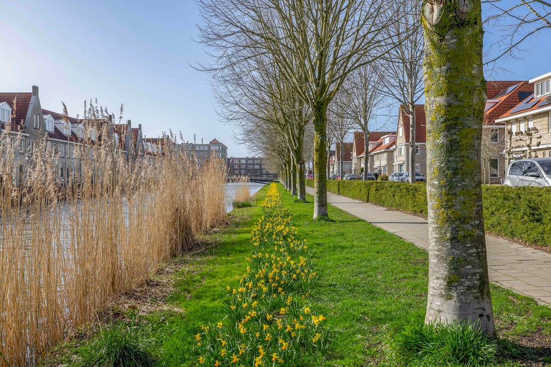 Spacious Waterfront Terraced House in Middelharnis — 38