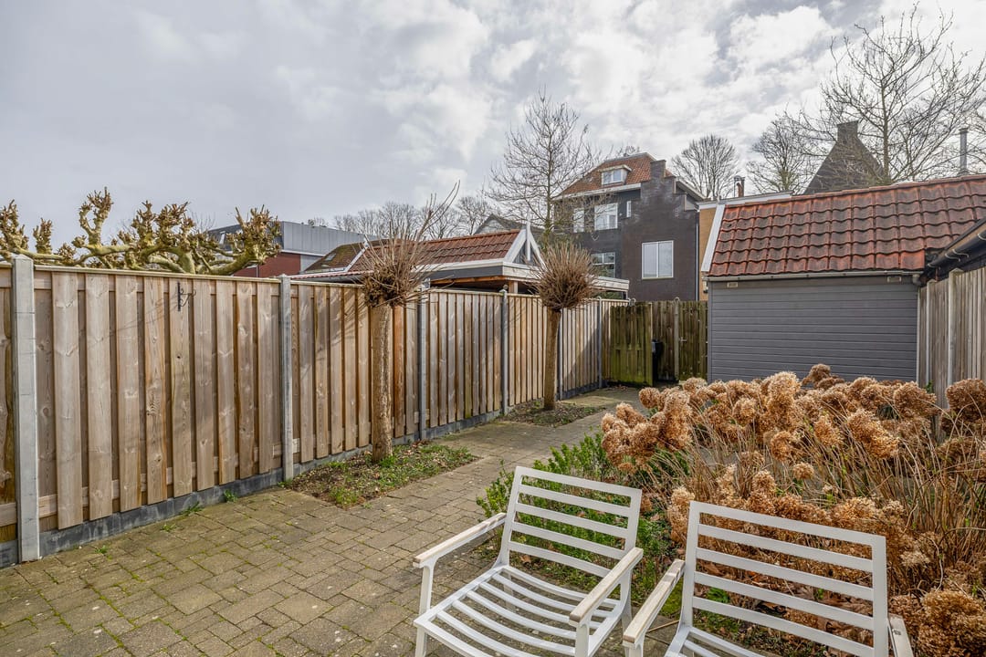Spacious Waterfront Terraced House in Middelharnis — 28
