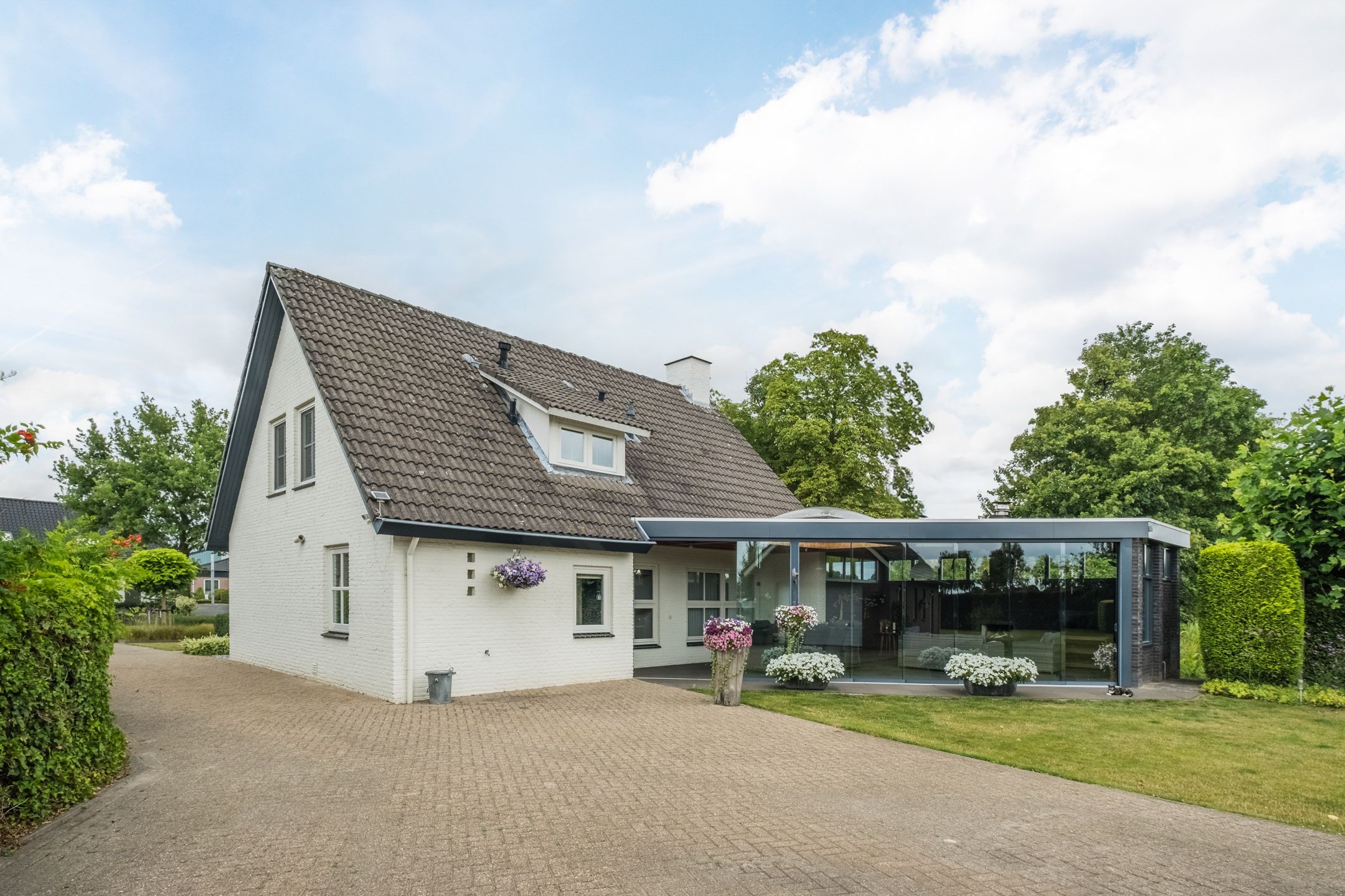 Buying a house in The Netherlands., Houtbroekdijk 19