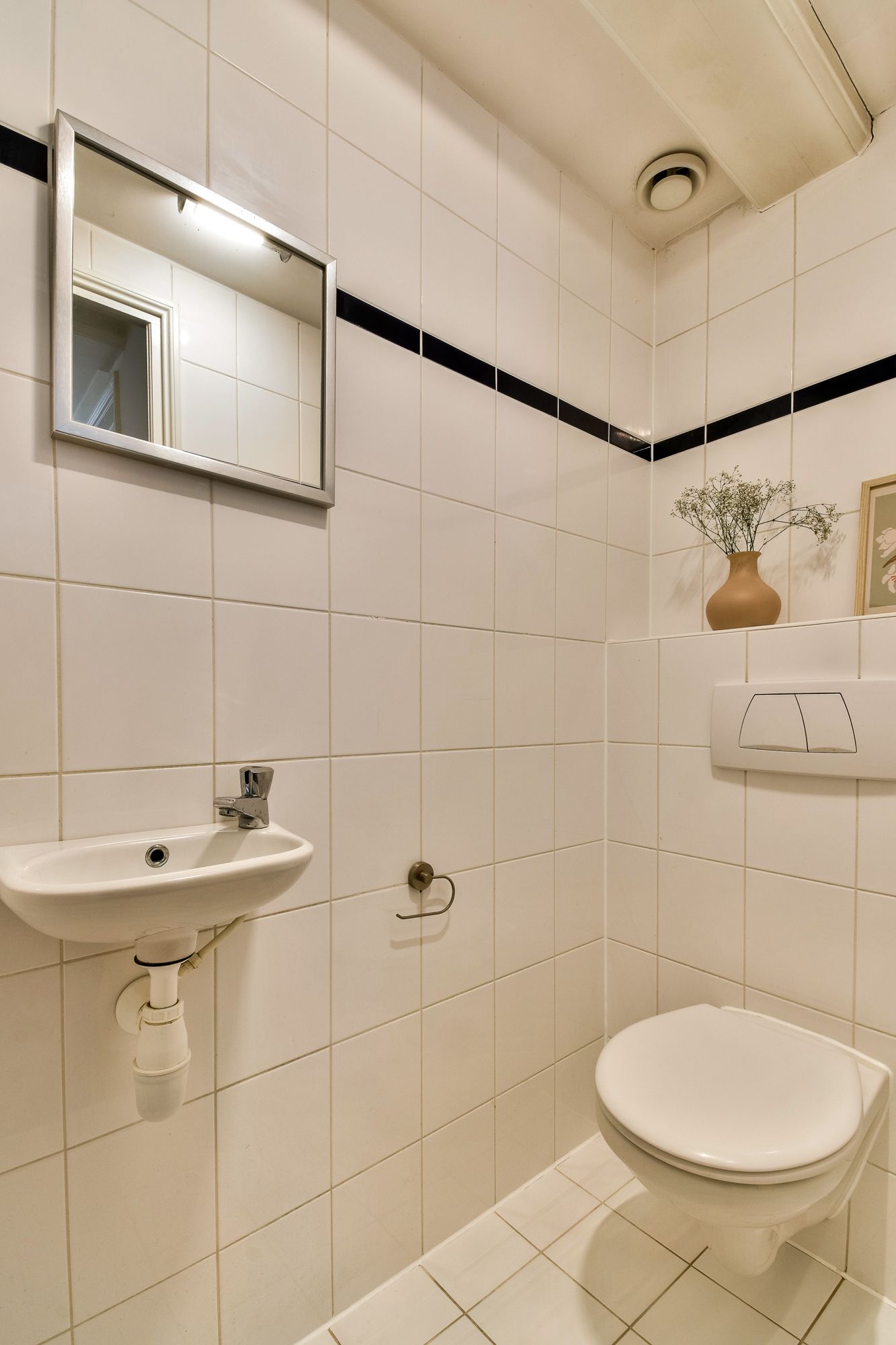 Atmospheric apartment with roof terrace in the Jordaan — 17