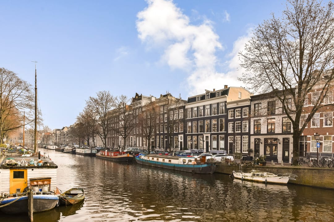 Atmospheric apartment with roof terrace in the Jordaan — 23