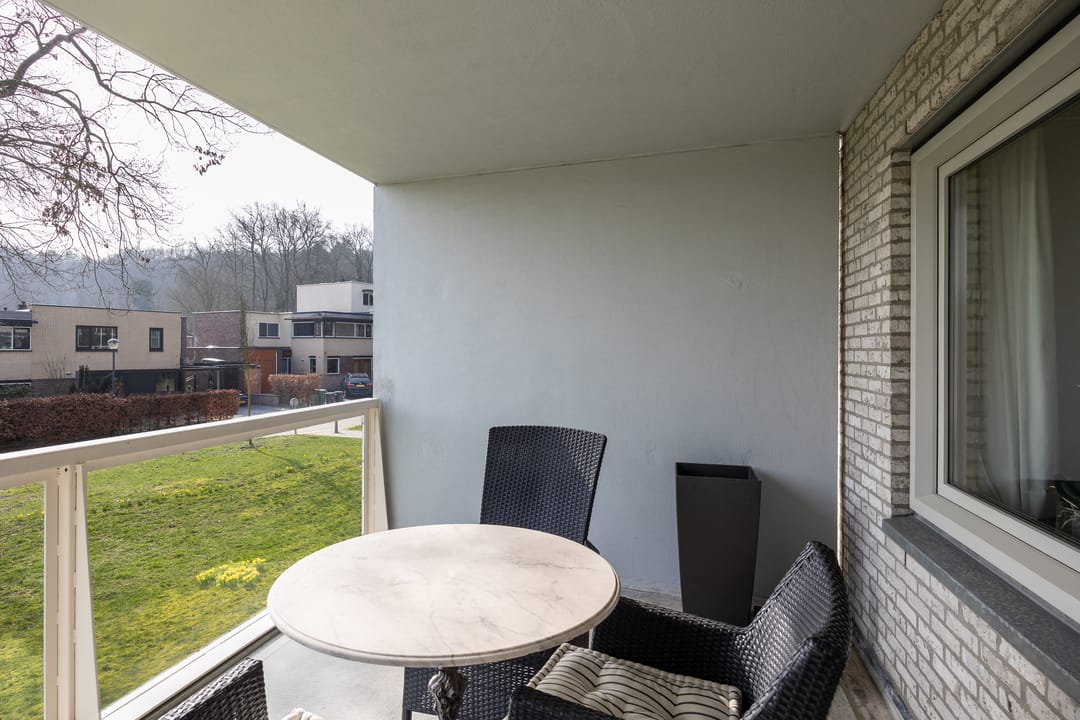 Spacious 3-room apartment with balcony and parking in Hilversum — 13