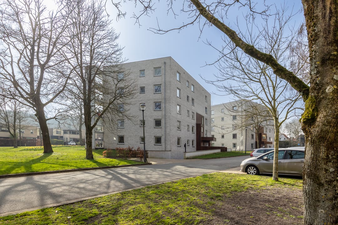 Spacious 3-room apartment with balcony and parking in Hilversum — 26