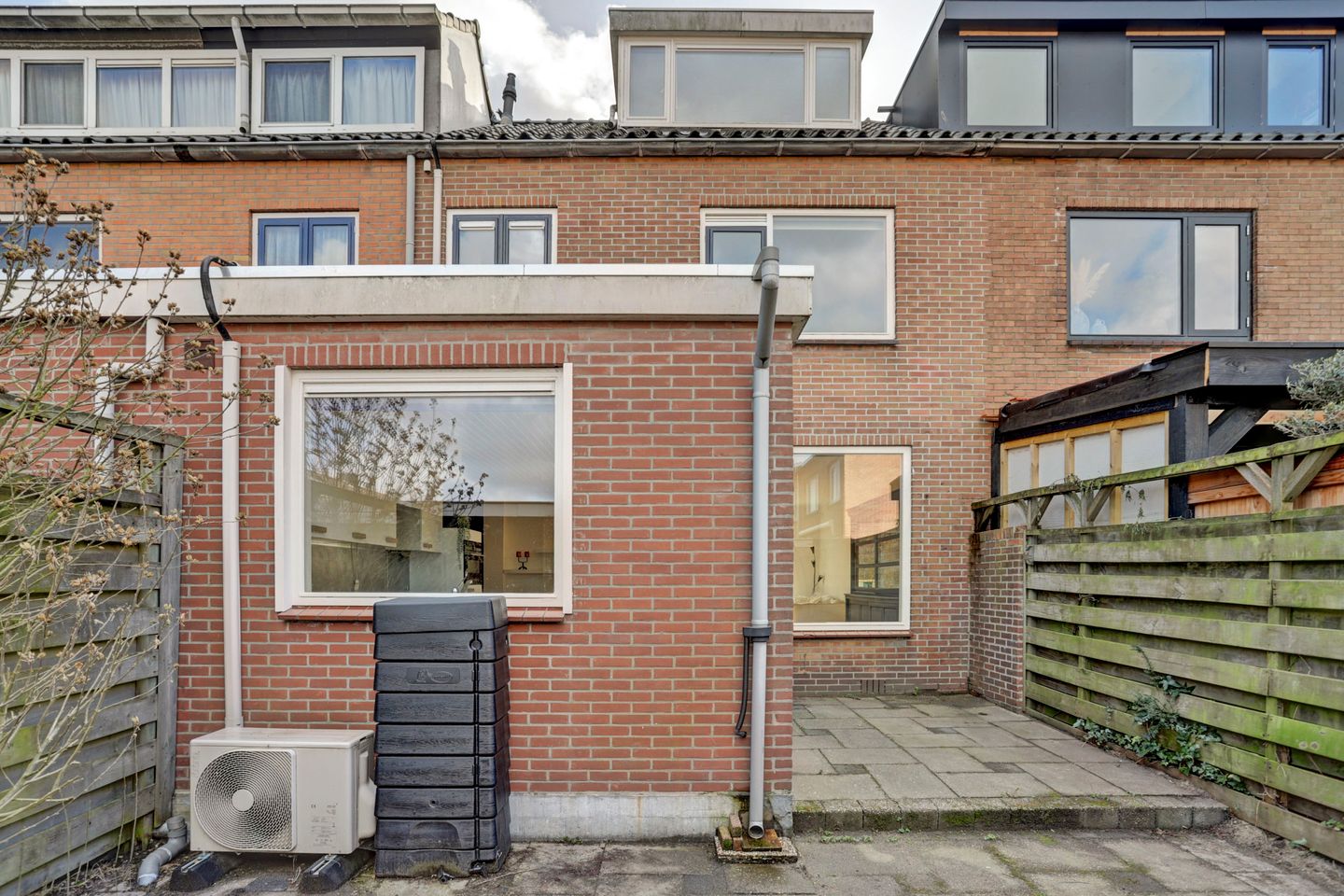 Foto 25 van van der Hoevenlaan 28