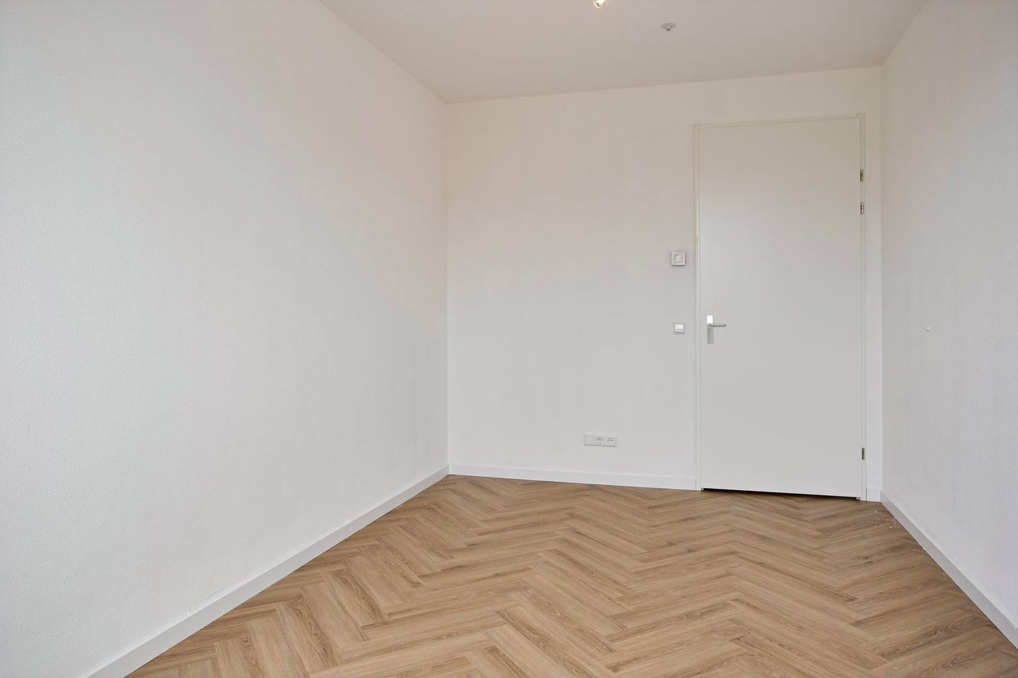 Photo 14 of Vincent van den Heuvellaan 39