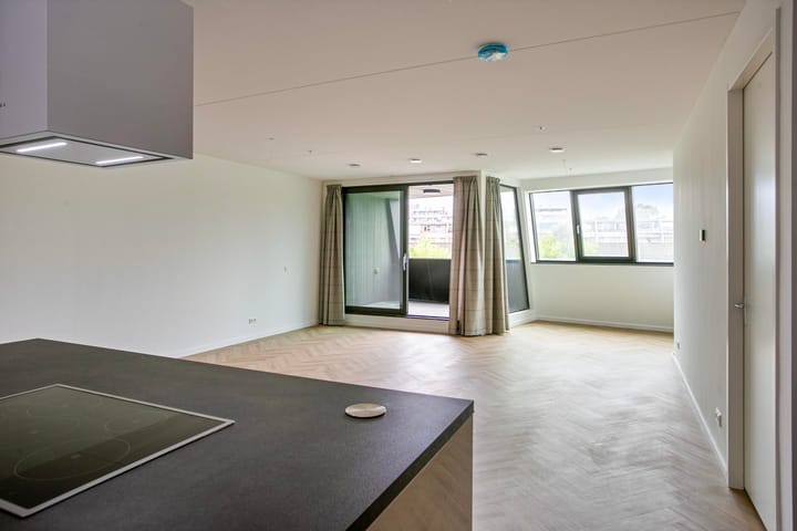 Photo 5 of Vincent van den Heuvellaan 39