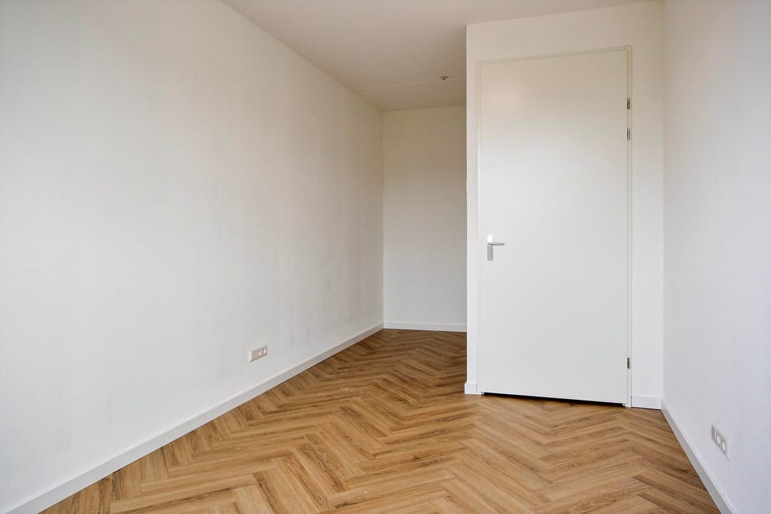 Photo 13 of Vincent van den Heuvellaan 39